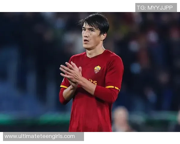 亚洲足坛的璀璨星光那些曾在这里留下足迹的足球明星们