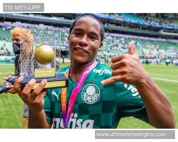 埃及足球明星盘点:从传奇到新星的辉煌历程与成就分析 埃及足球明星盘点:从传奇到新星的辉煌历程与成就分析