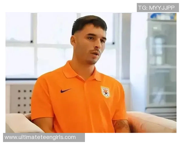 最敬业的足球明星背后的奋斗故事与无私奉献精神 最敬业的足球明星背后的奋斗故事与无私奉献精神