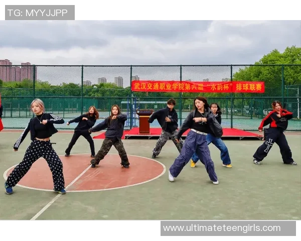 武汉排球队的转型之路:从传统强队到现代化竞技新标杆的探索与挑战 武汉排球队的转型之路:从传统强队到现代化竞技新标杆的探索与挑战