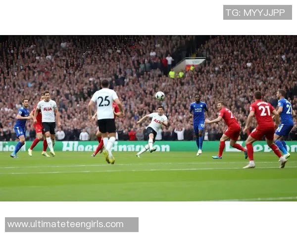 穿上足球明星同款衬衫感受绿茵场上的时尚魅力与运动精神