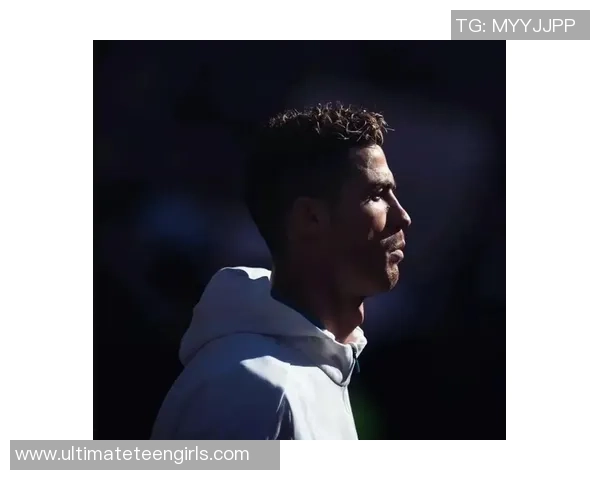 足球明星炫酷头像大赏展现球场风采与个性魅力的完美结合